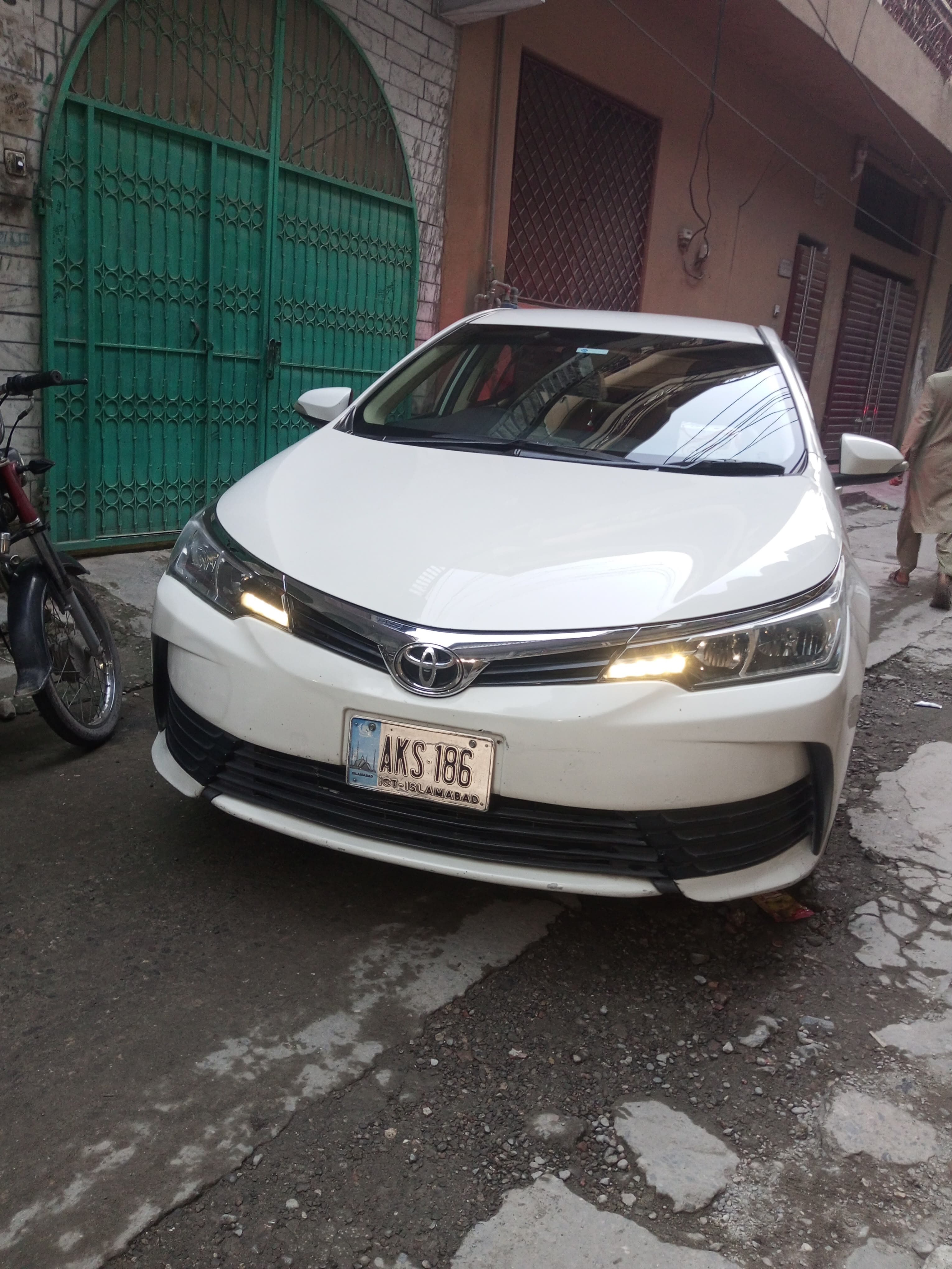 TOYOTA CORROLA